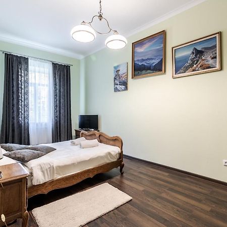 Modern Chaikovskogo Apartment Lviv Eksteriør billede